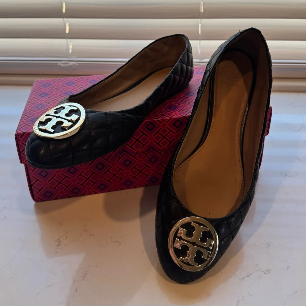 Tory Burch Black Quilted Flats with Gold Logo - Picture 2 of 8
